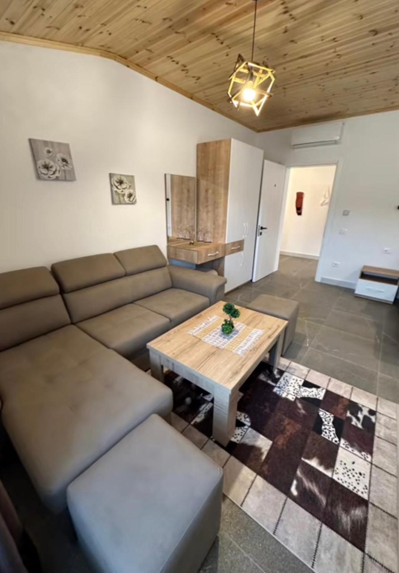 Qyteza Guest House & Camping Шкодер Экстерьер фото