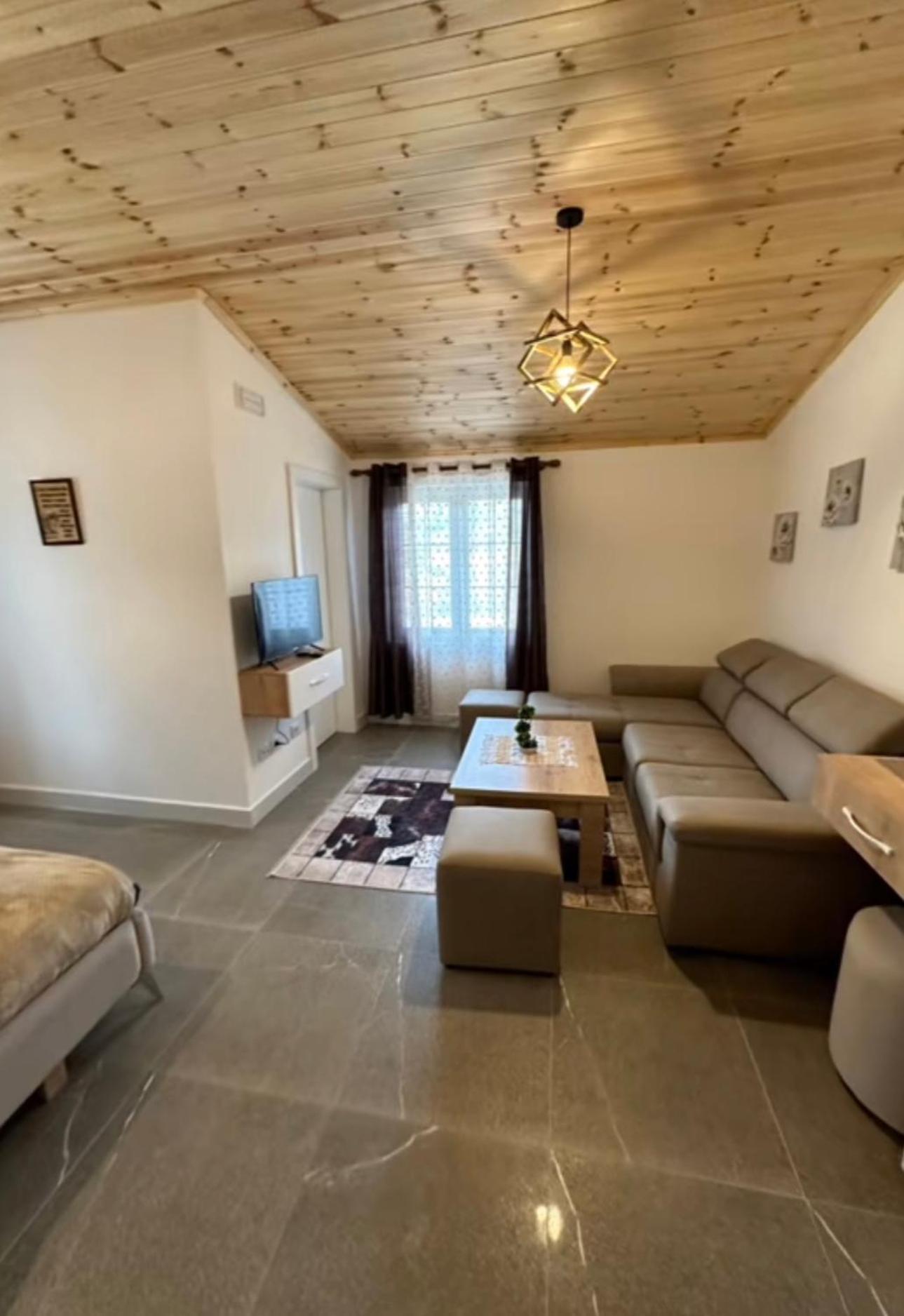 Qyteza Guest House & Camping Шкодер Экстерьер фото