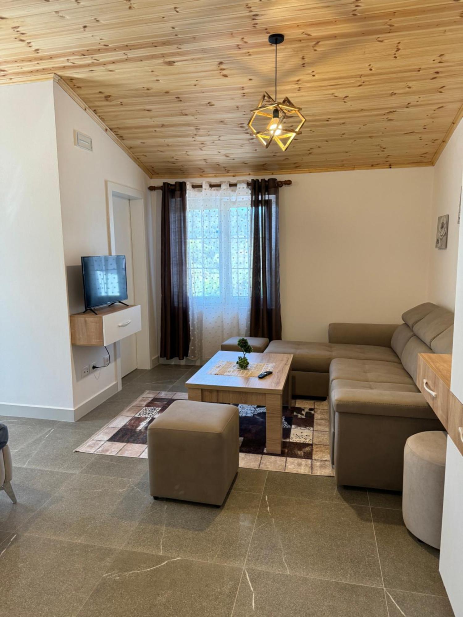 Qyteza Guest House & Camping Шкодер Экстерьер фото